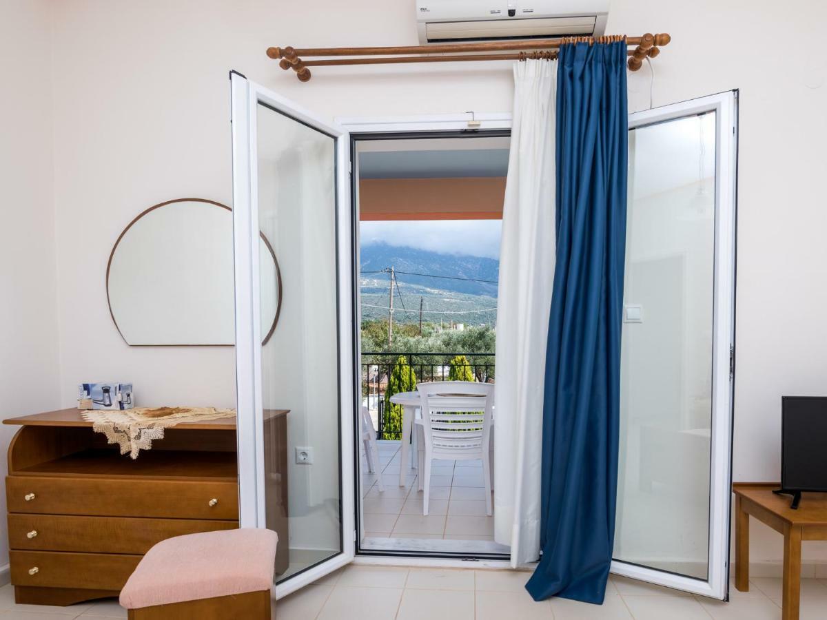 Apartments Thekla Karavádhos المظهر الخارجي الصورة