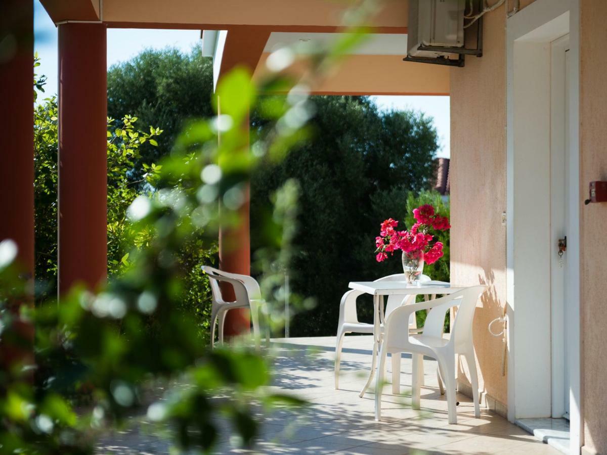 Apartments Thekla Karavádhos المظهر الخارجي الصورة